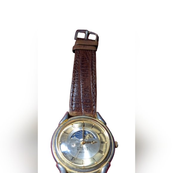 Gitano Gold and Brown Leather Watch…990 - Picture 3 of 7